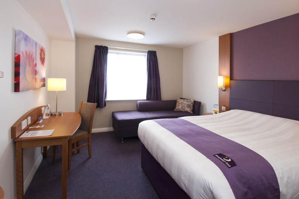 Premier Inn Market Harborough Room photo