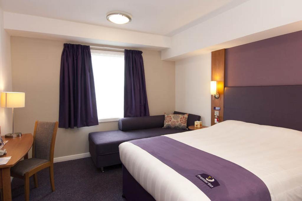Premier Inn Market Harborough Room photo