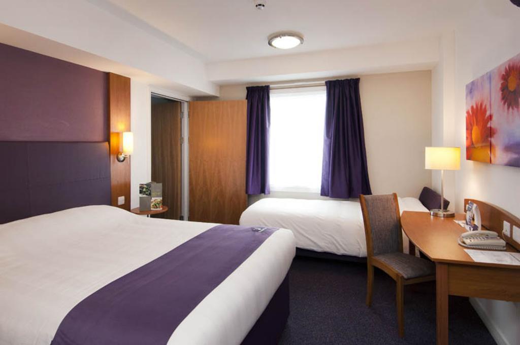 Premier Inn Market Harborough Room photo